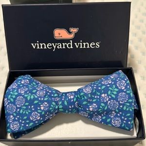New in box. Vineyard Vines Bow Tie